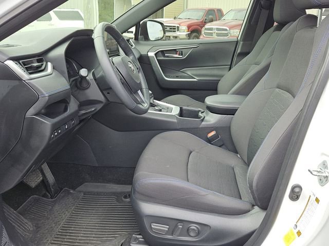 Used 2023 Toyota RAV4 SE AWD/4WD image 10