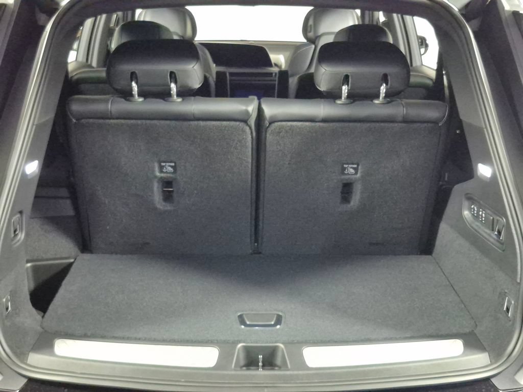New 2027 Cadillac Vistiq Sport w/ LPO, Floor Liner Package AWD/4WD image 28