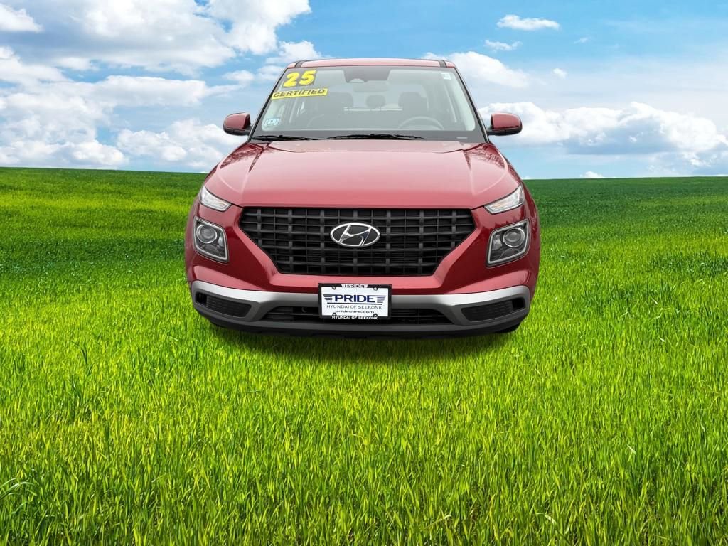 Certified 2025 Hyundai Venue SE image 2