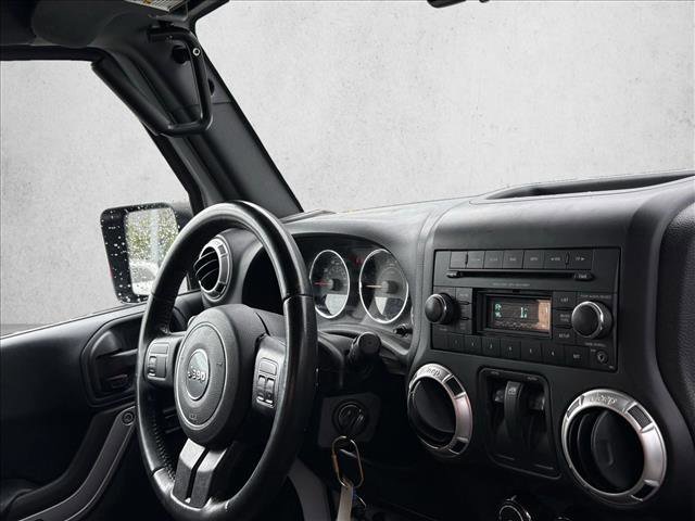Used 2017 Jeep Wrangler Sahara image 18