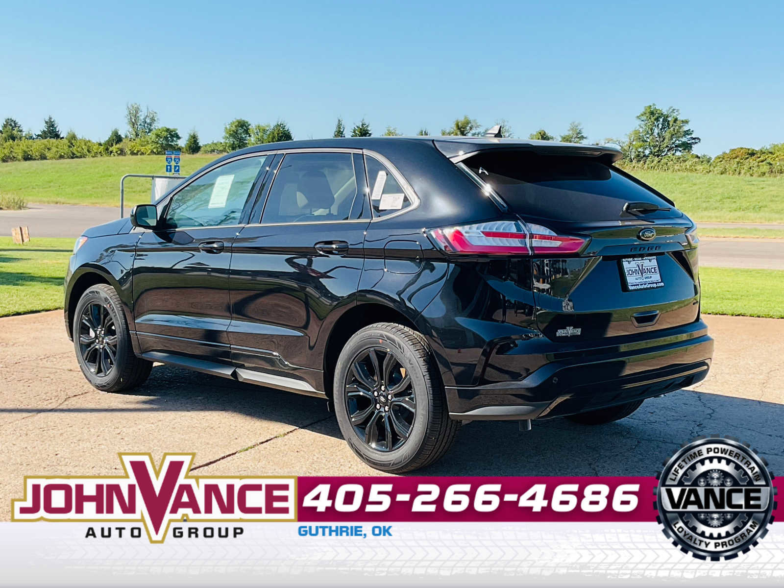 Used 2024 Ford Edge SE w/ Black Appearance Package image 6