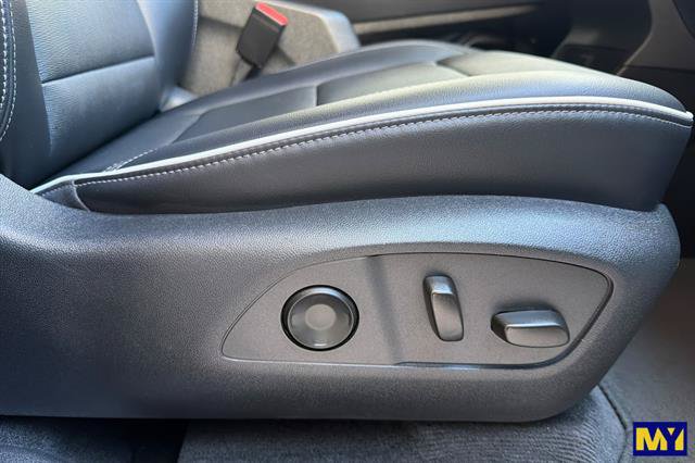 Used 2025 Buick Enclave Preferred AWD/4WD image 24