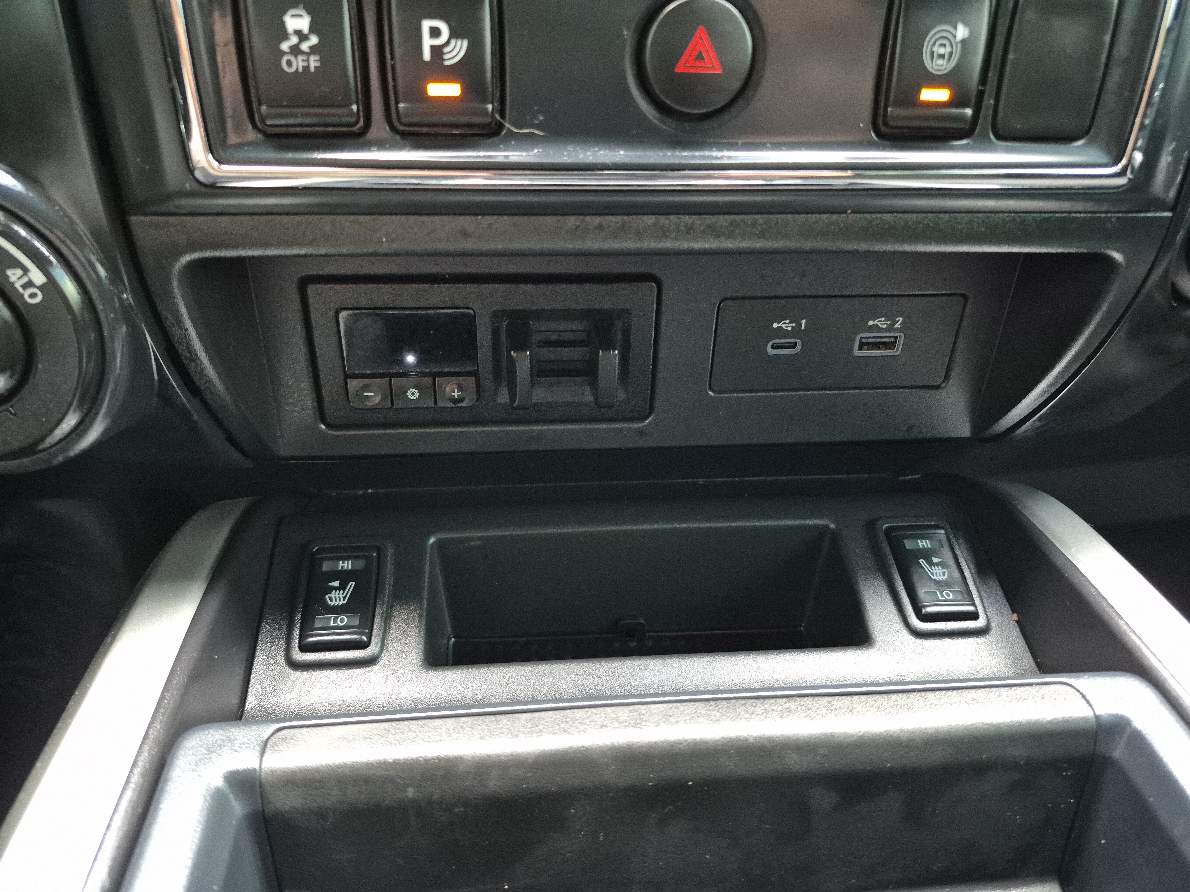 Used 2023 Nissan Titan SV w/ SV Convenience Package AWD/4WD image 32