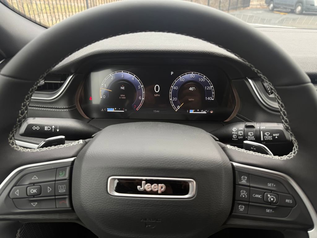 New 2025 Jeep Grand Cherokee Laredo image 18