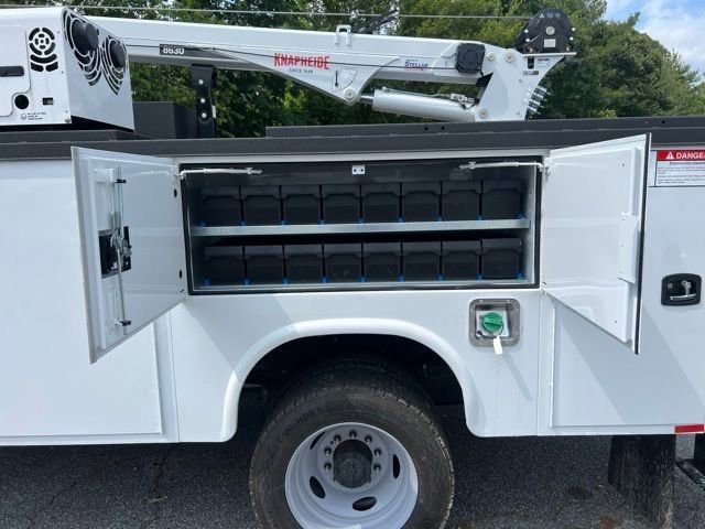 New 2024 Ford F550 4x4 Regular Cab Super Duty image 10