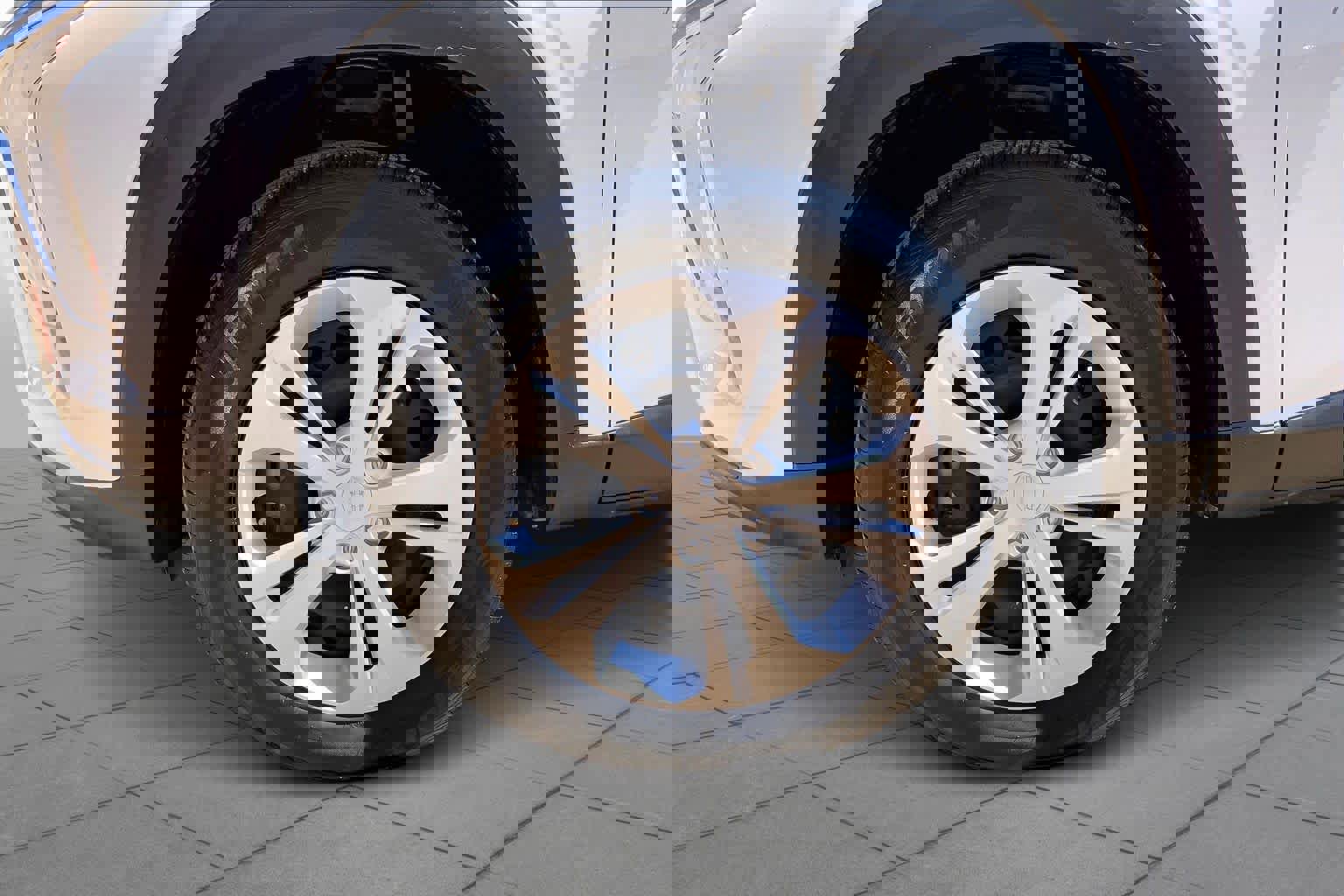 Used 2025 Chevrolet Trax LS image 11