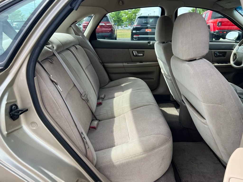 Used 2000 Ford Taurus SEL FWD image 22