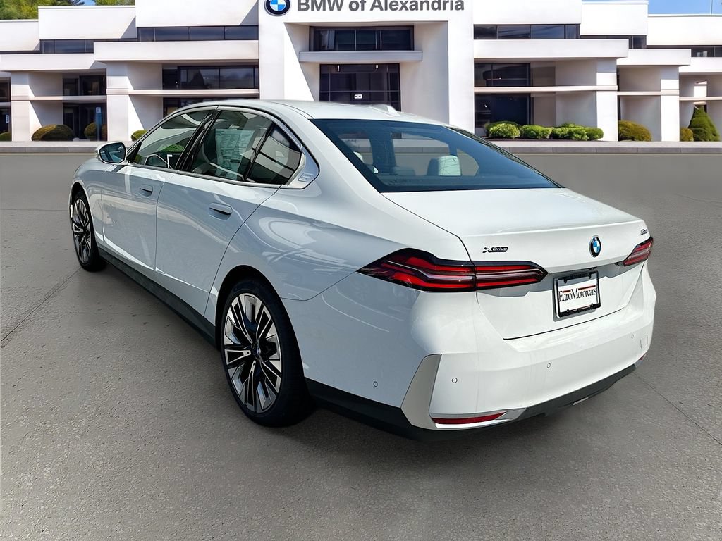 Used 2026 BMW 530i xDrive w/ Premium Package AWD/4WD image 5