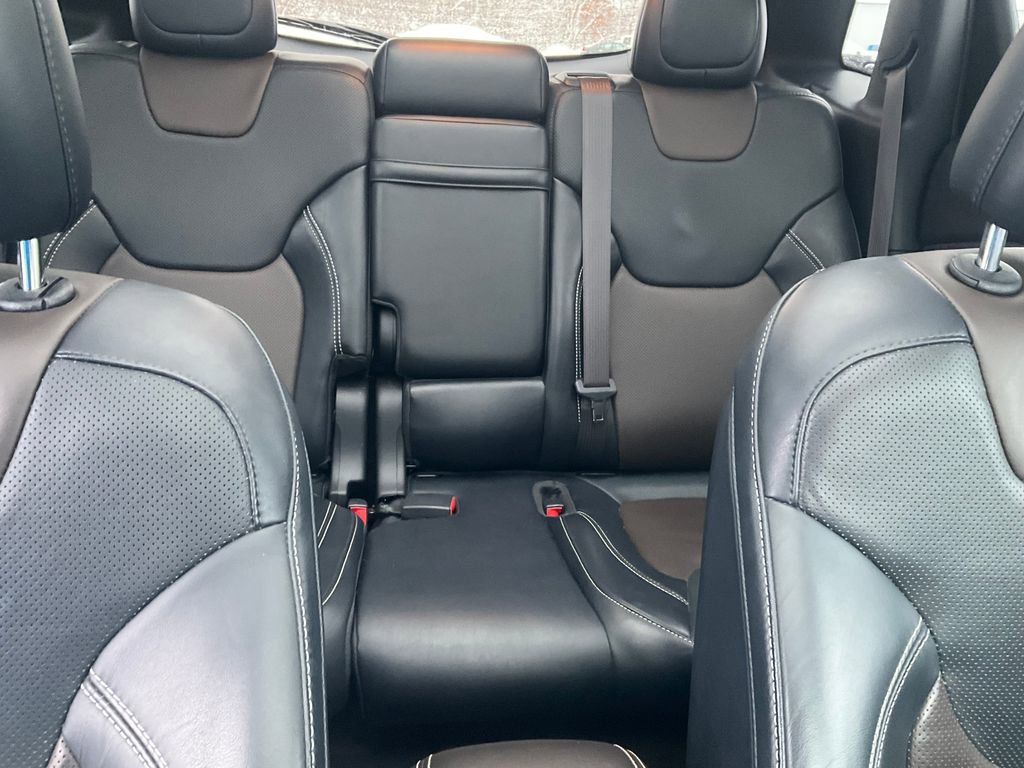 Used 2015 Jeep Cherokee Limited w/ Luxury Group AWD/4WD image 22