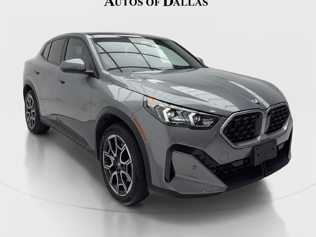 Used 2025 BMW X2 xDrive28i AWD/4WD image 3