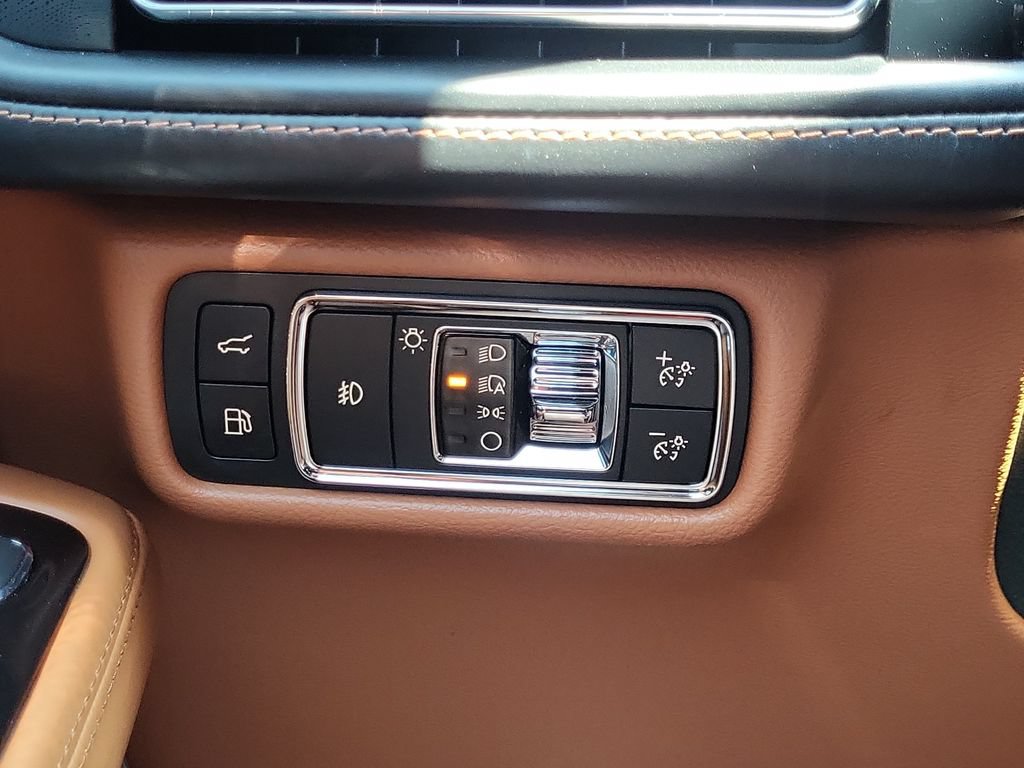 Used 2023 Lincoln Aviator Black Label Grand Touring AWD/4WD image 33