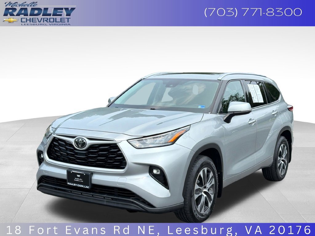 Used 2020 Toyota Highlander XLE AWD/4WD image 1