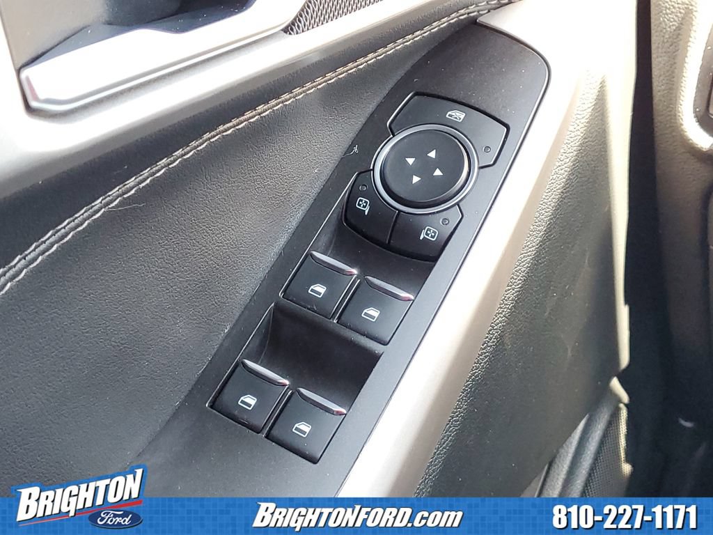 Used 2023 Ford Explorer XLT w/ Equipment Group 202A AWD/4WD image 17