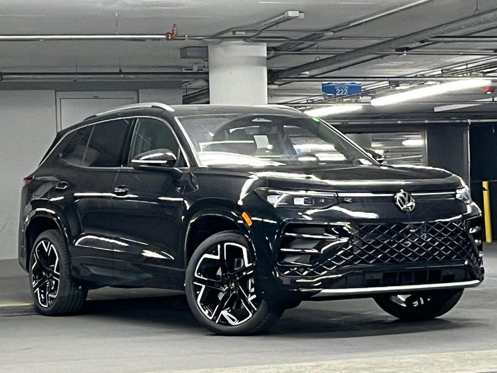 New 2026 Volkswagen Tiguan SEL R-Line AWD/4WD image 2