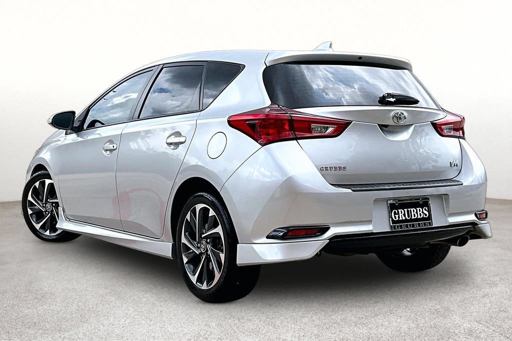 Used 2017 Toyota Corolla iM FWD image 11