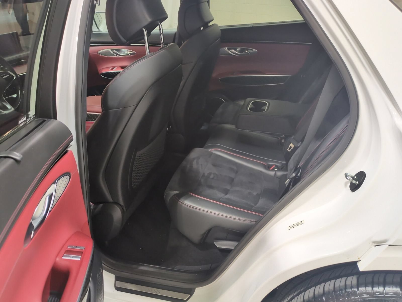 Used 2022 Genesis GV70 3.5T Sport w/ Sport Prestige Package AWD/4WD image 15