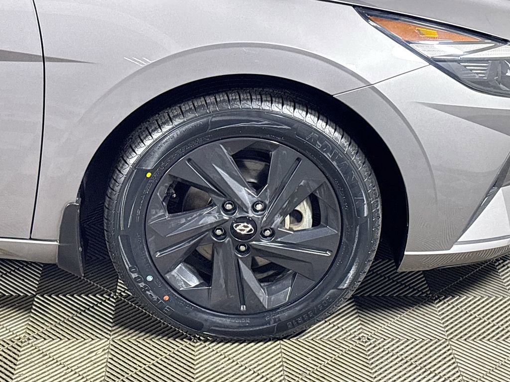 Used 2022 Hyundai Elantra Blue image 22