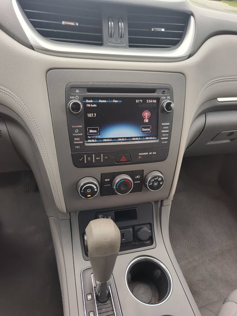 Used 2017 Chevrolet Traverse LS AWD/4WD image 9