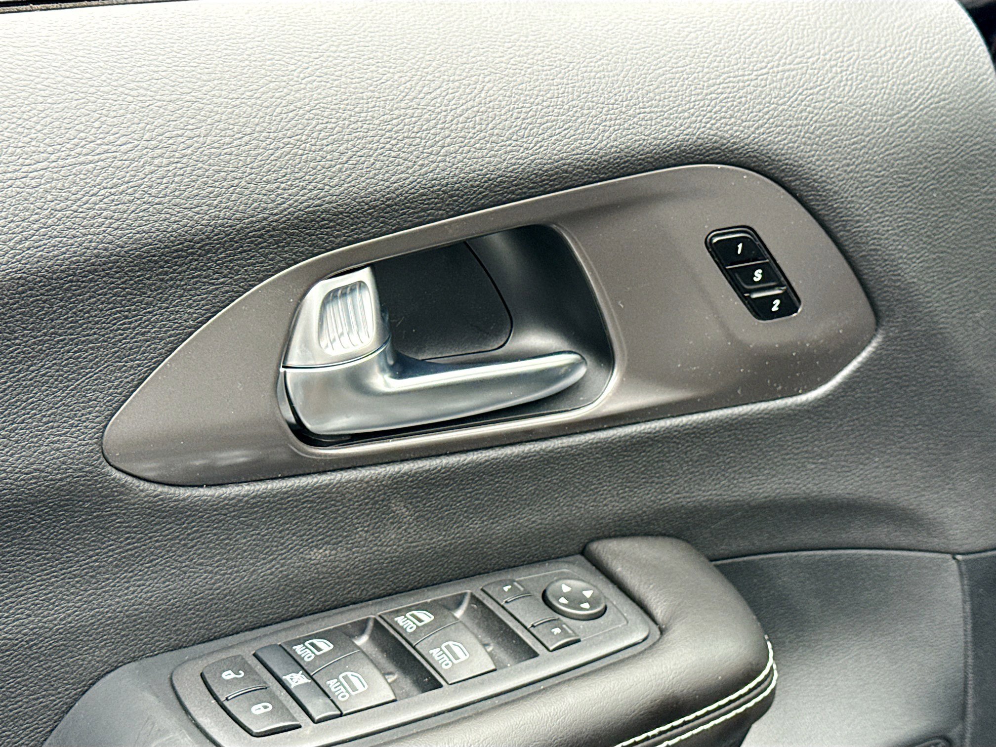 New 2026 Chrysler Pacifica Select image 9