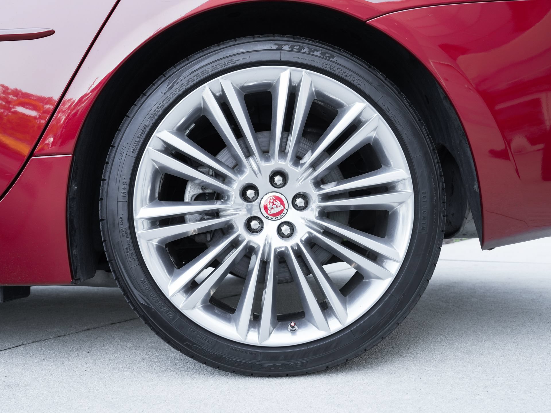 Used 2015 Jaguar XJ L Portfolio AWD/4WD image 30