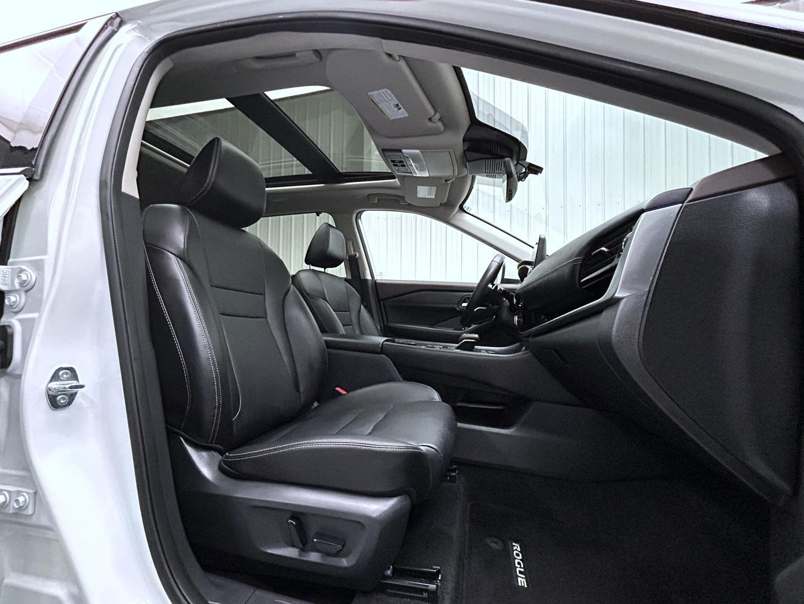 Certified 2023 Nissan Rogue SL w/ SL Premium Package AWD/4WD image 15