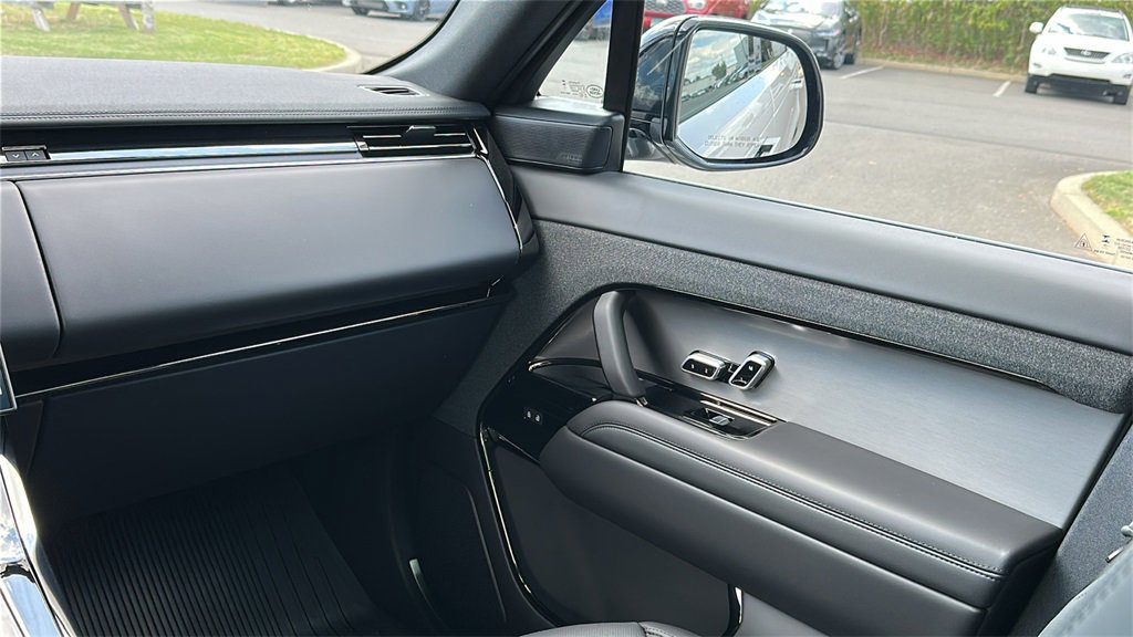 New 2025 Land Rover Range Rover Sport SE image 25