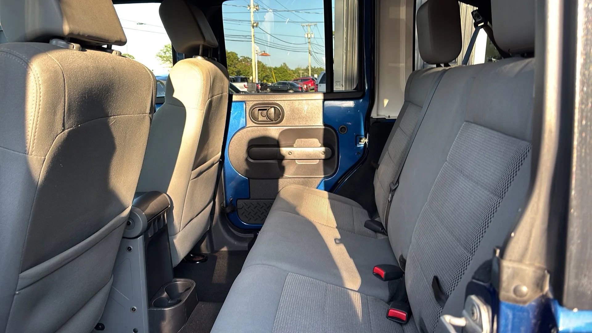 Used 2009 Jeep Wrangler Unlimited Sahara w/ Dual Top Group image 19