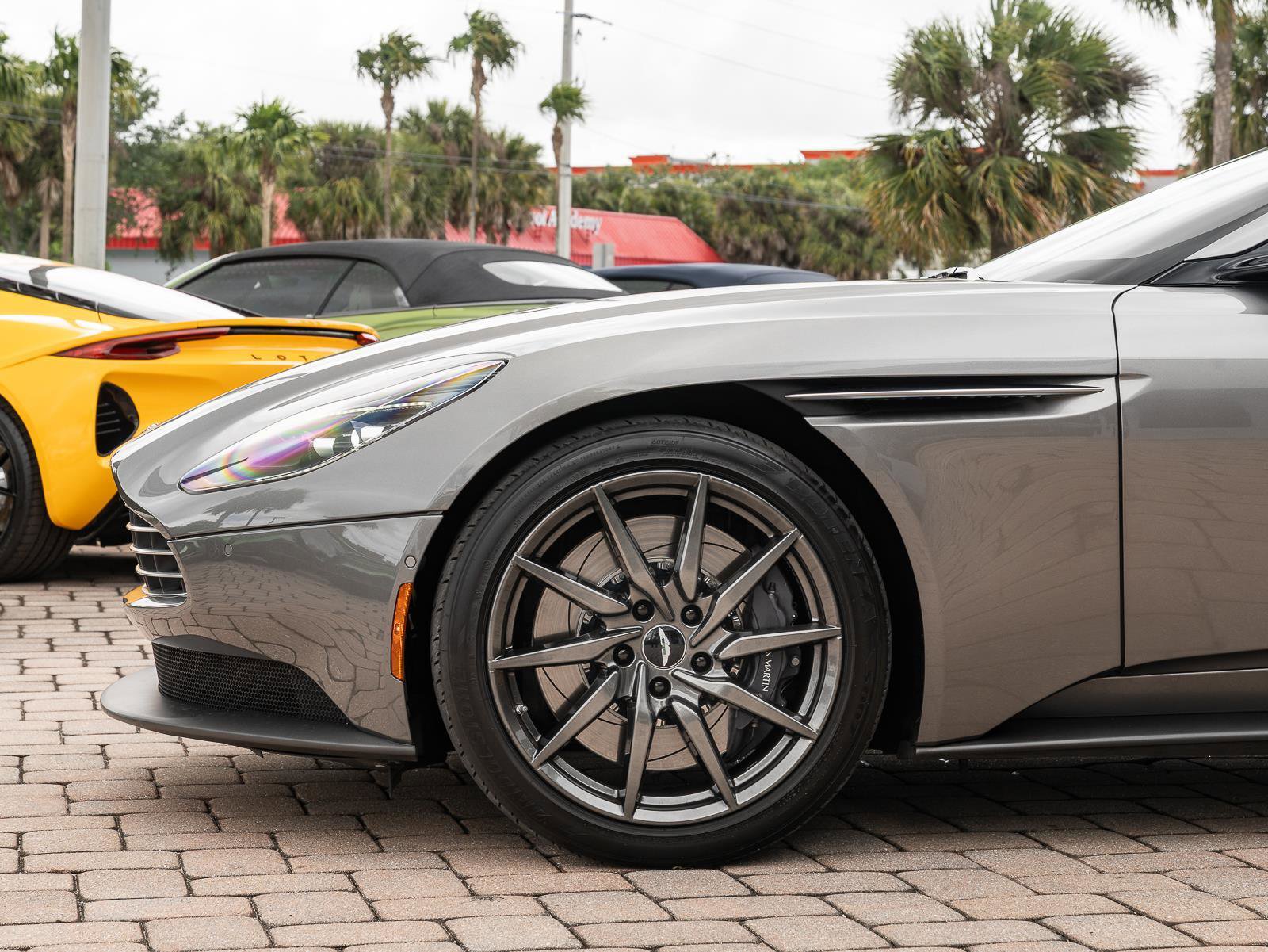 Used 2020 Aston Martin DB11 Volante image 35