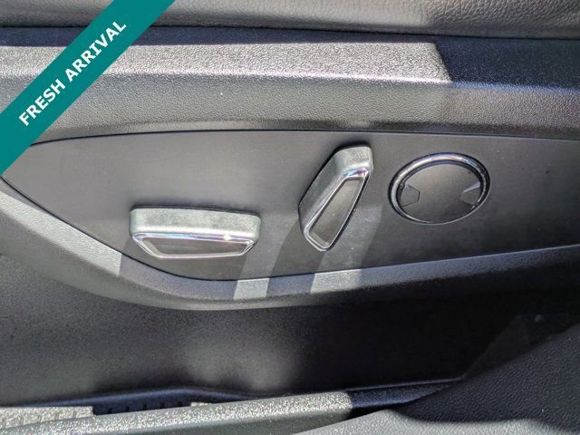Used 2018 Lincoln MKX Premiere image 19