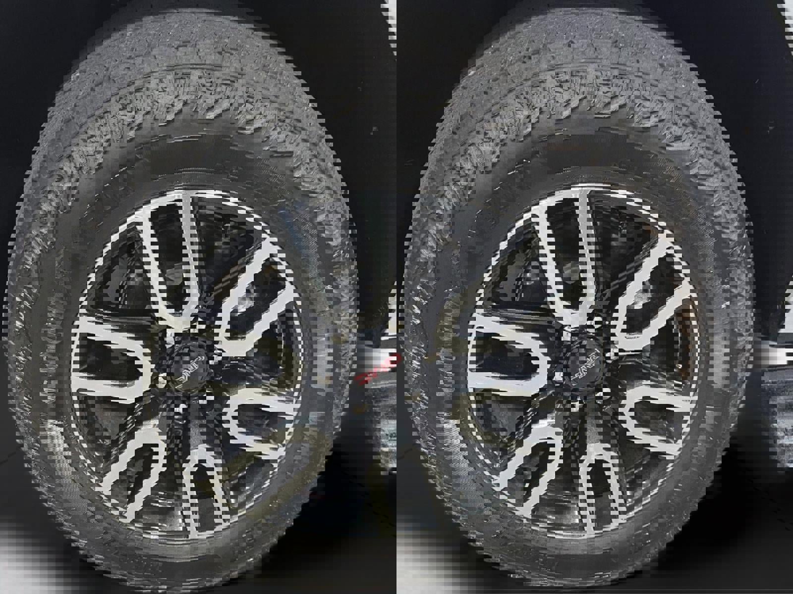 Used 2024 GMC Yukon XL AT4 w/ AT4 Premium Package image 25