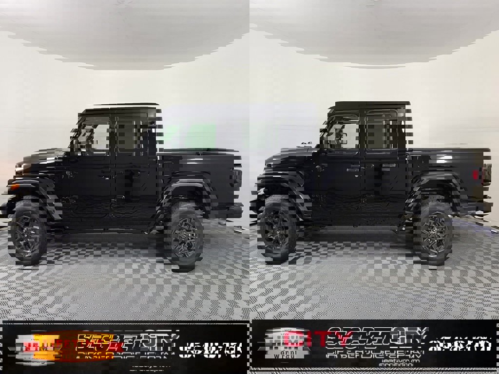 New 2025 Jeep Gladiator Sport image 4