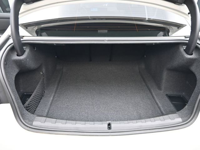 Used 2023 BMW 330i Sedan w/ Premium Package image 21