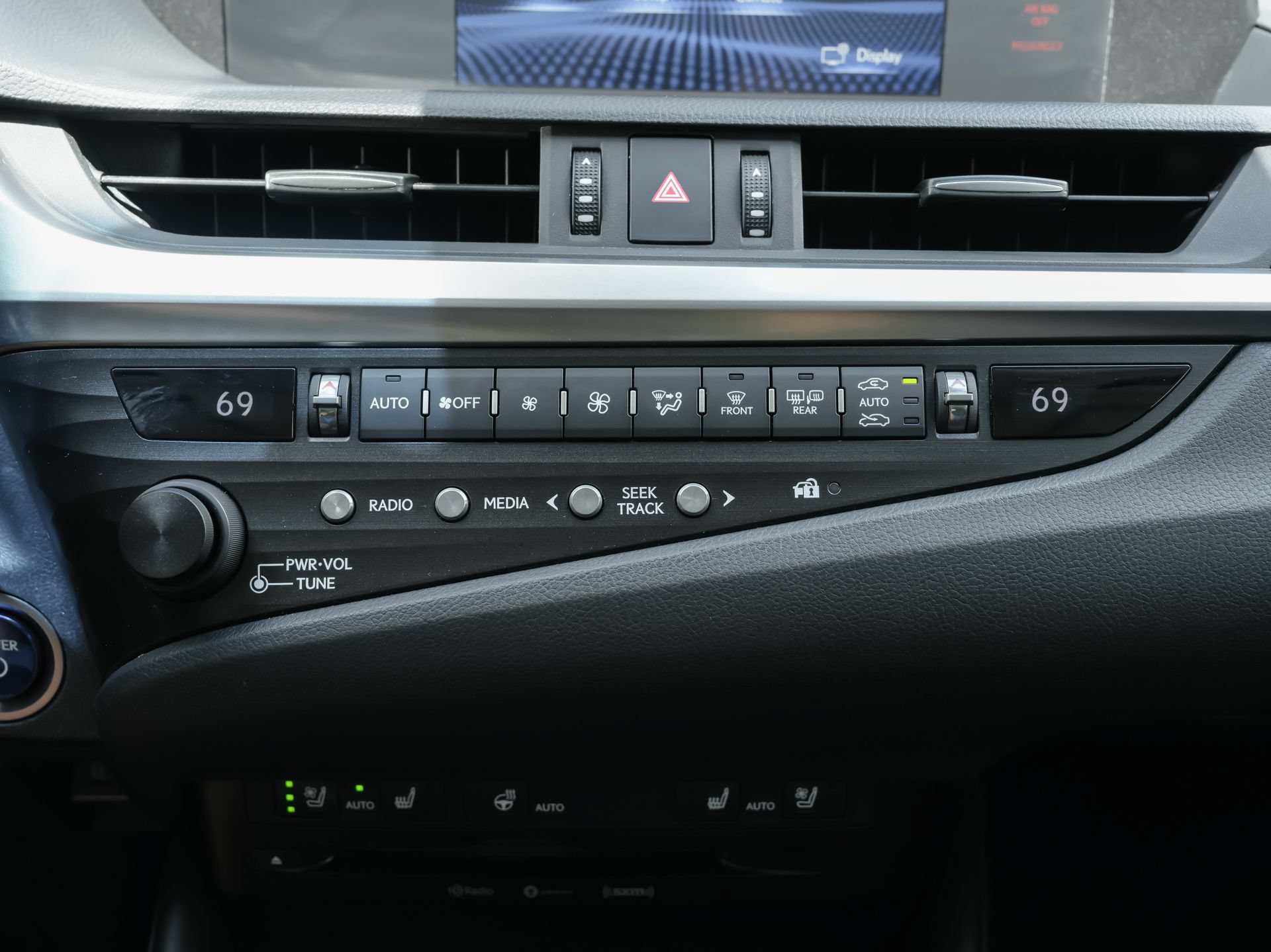 Used 2020 Lexus ES 300h w/ Premium Package FWD image 16