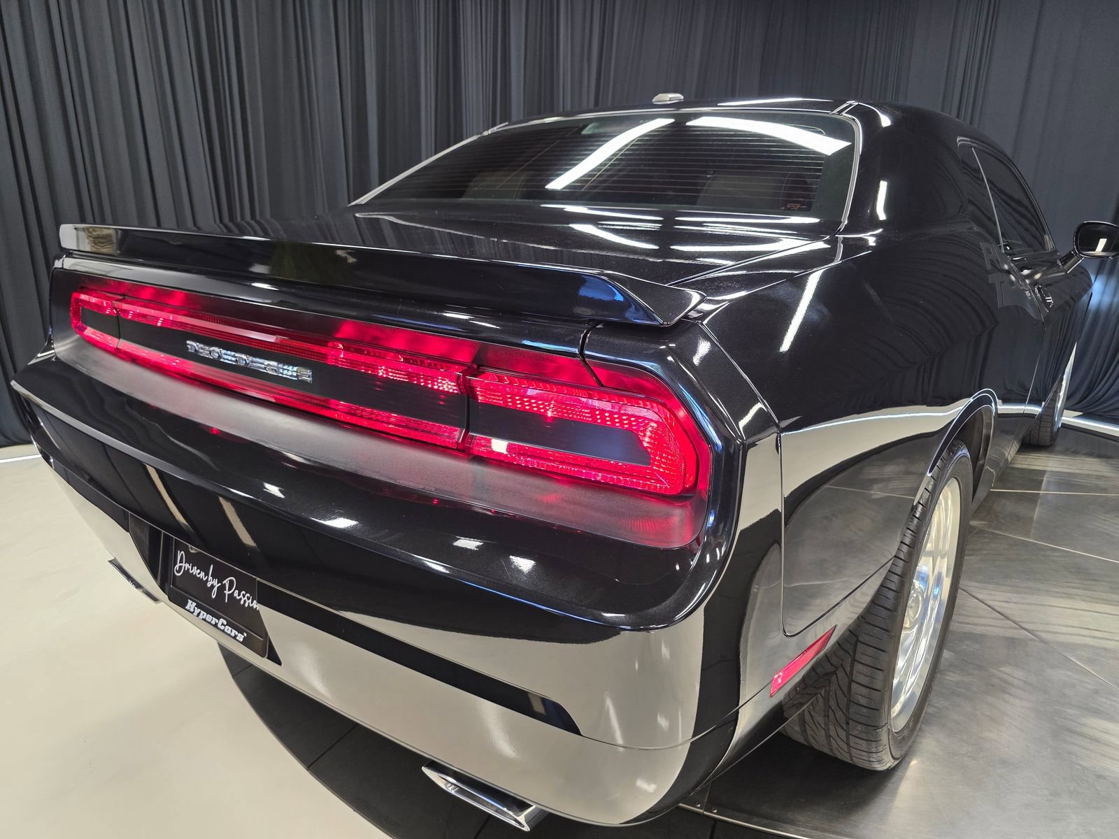 Used 2010 Dodge Challenger R/T RWD image 23