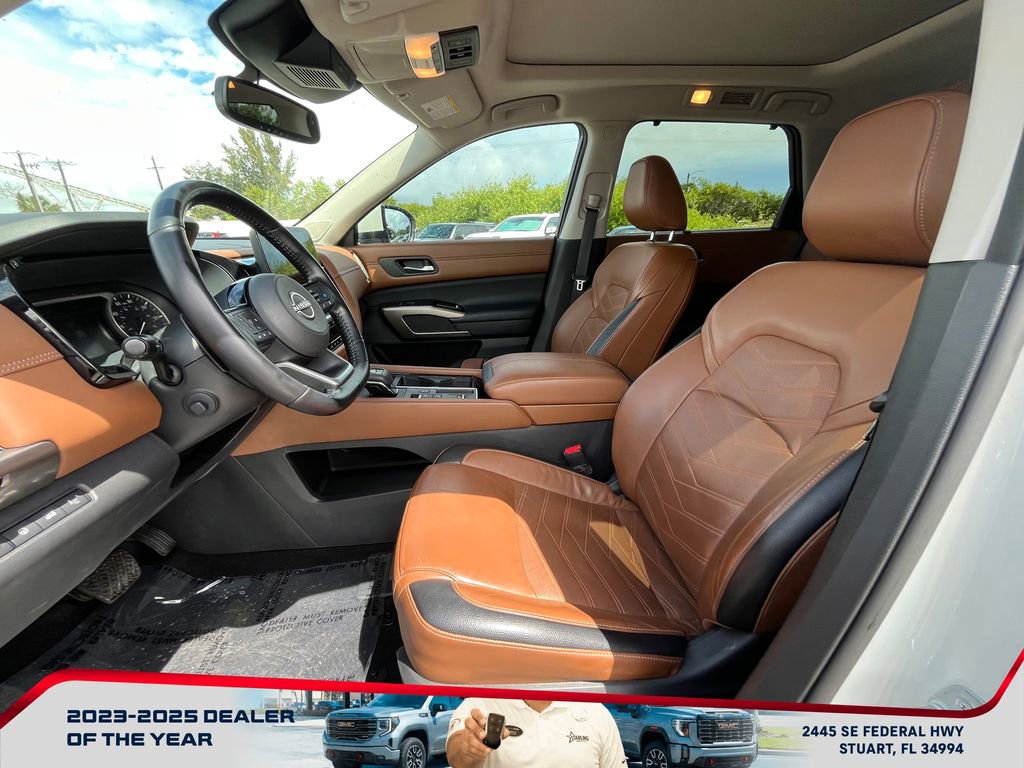 Used 2022 Nissan Pathfinder Platinum w/ Cargo Package image 10