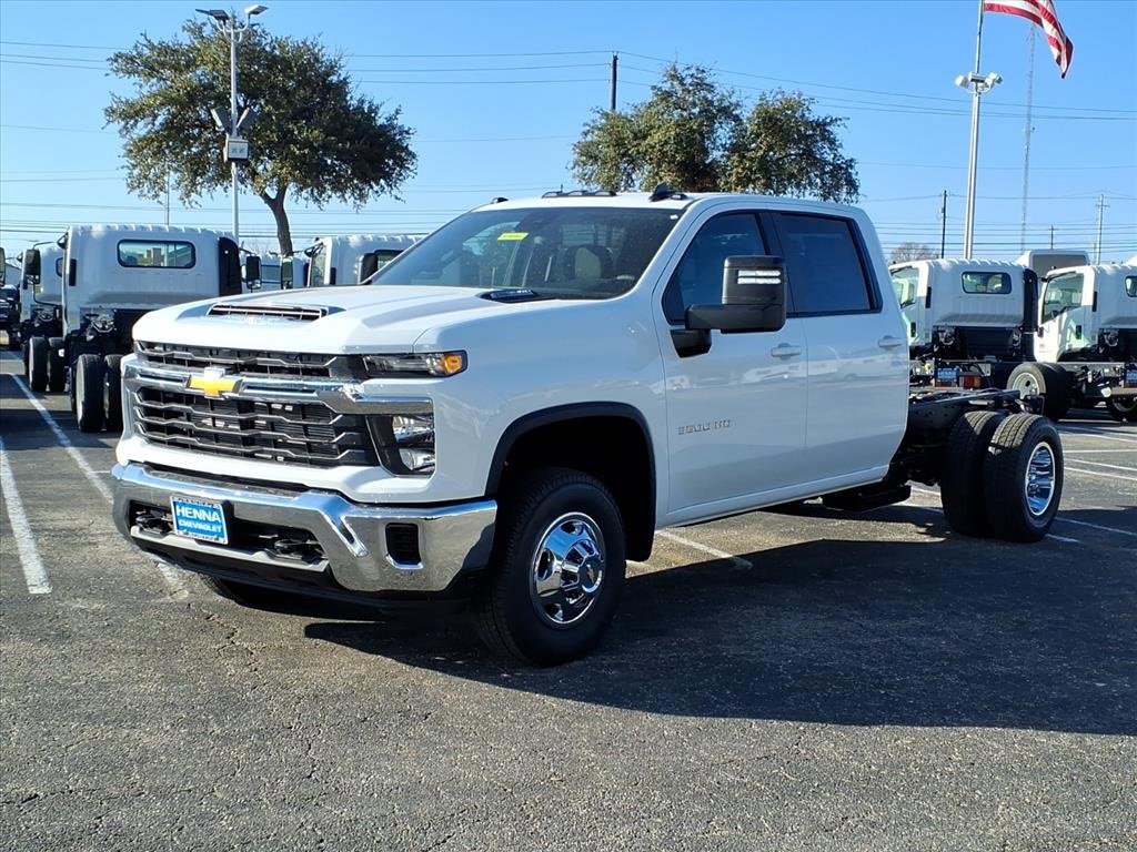 New 2026 Chevrolet Silverado 3500 LT image 3