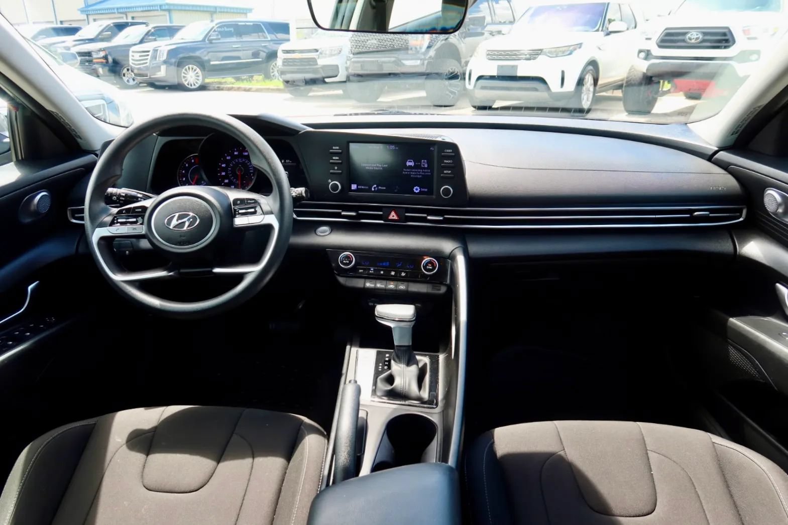 Used 2023 Hyundai Elantra SEL FWD image 8