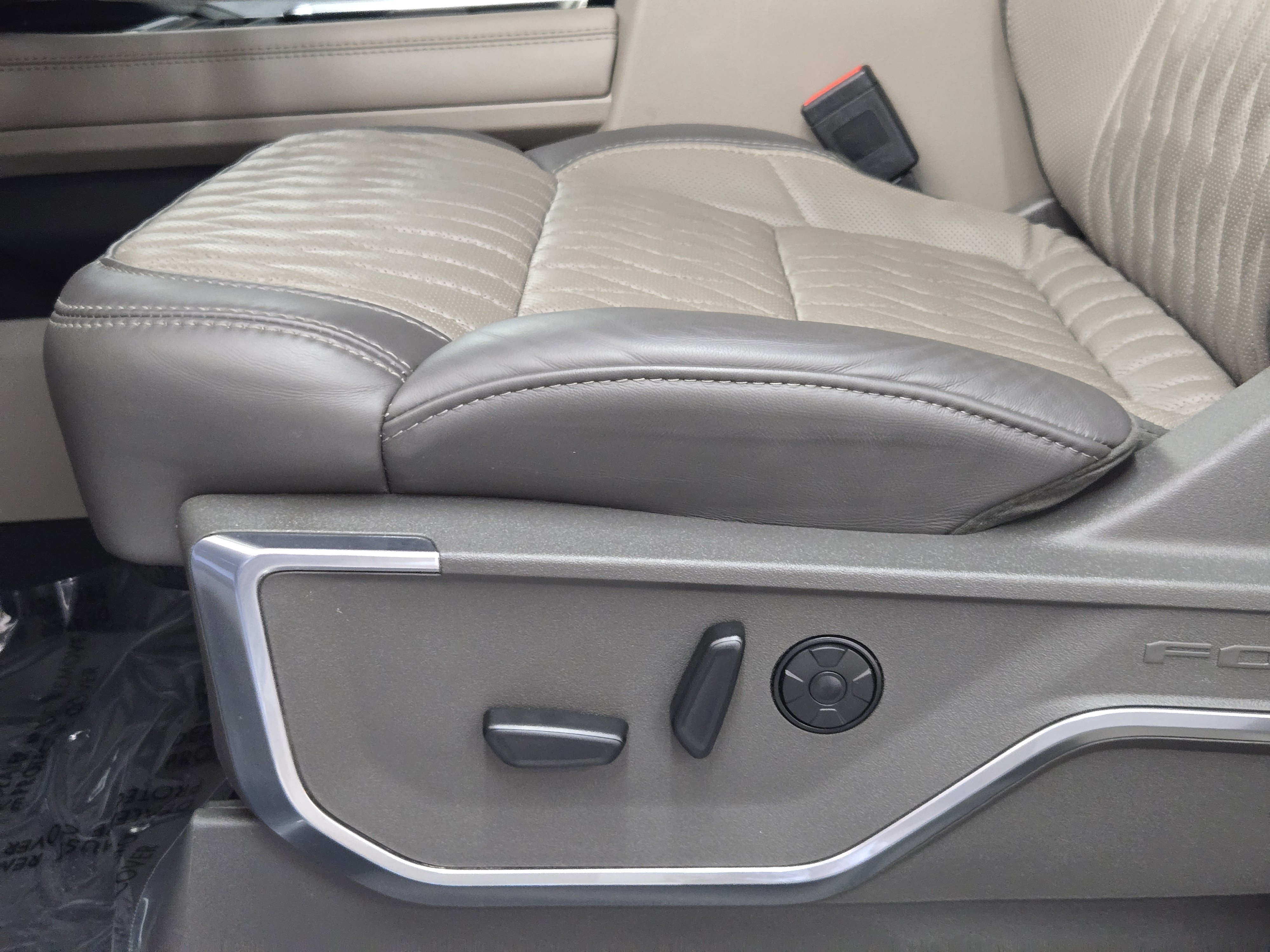 Used 2026 Ford F450 Platinum w/ Platinum Plus Package AWD/4WD image 24
