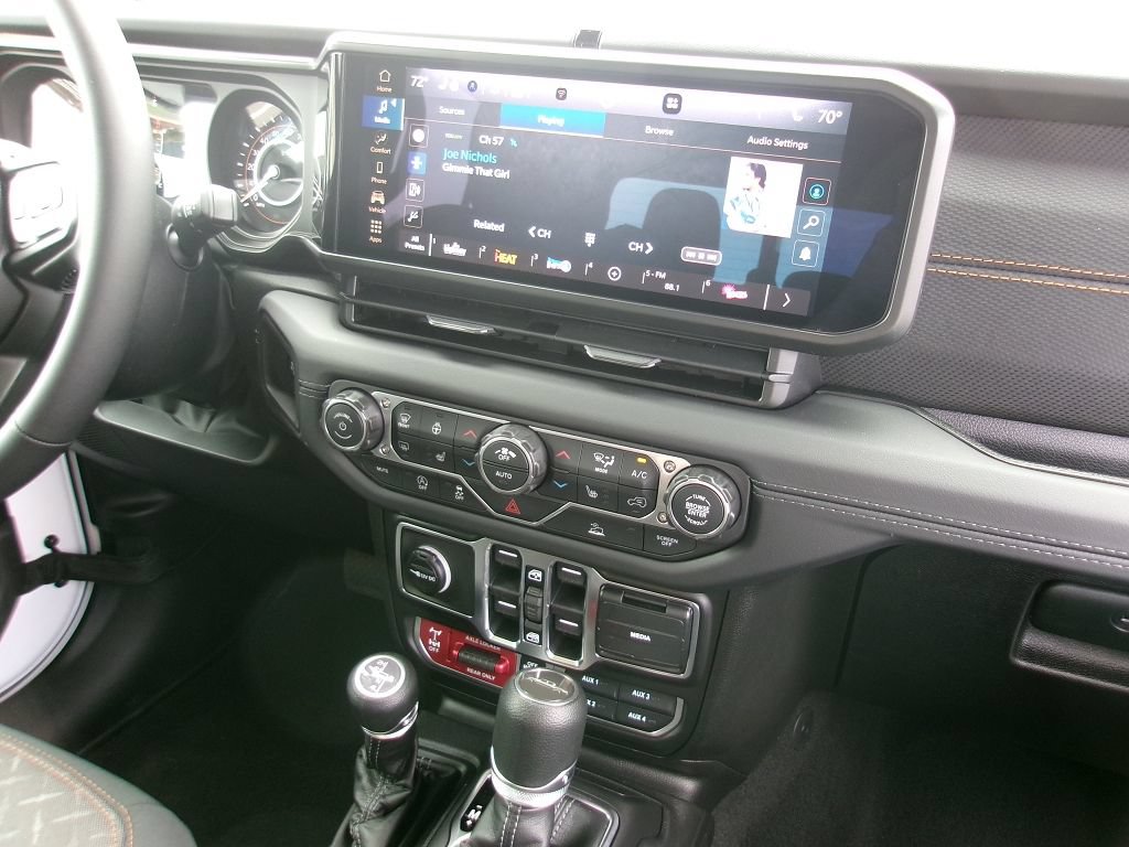 New 2026 Jeep Gladiator Mojave AWD/4WD image 11