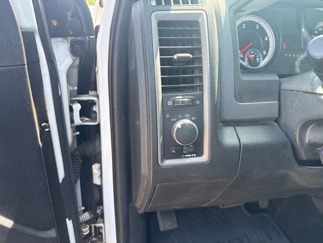 Used 2014 RAM 3500 Tradesman w/ Chrome Appearance Group AWD/4WD image 9
