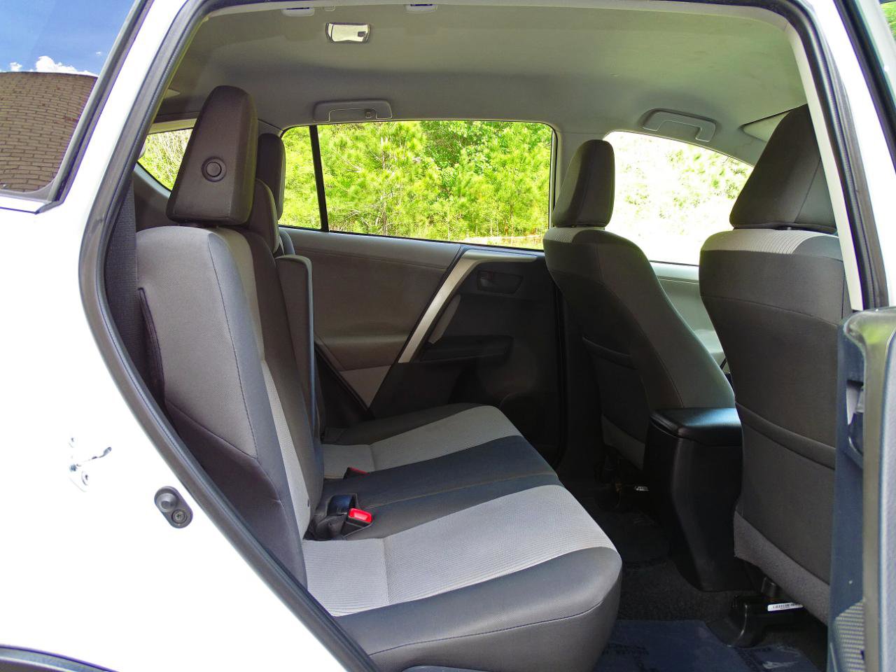 Used 2013 Toyota RAV4 LE image 15