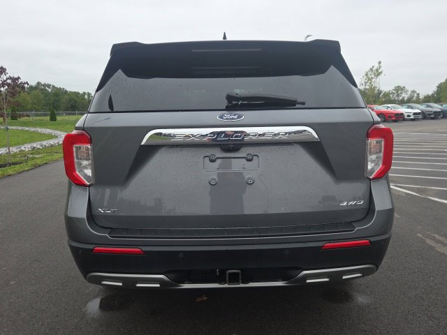 Used 2023 Ford Explorer XLT w/ Equipment Group 202A AWD/4WD image 8