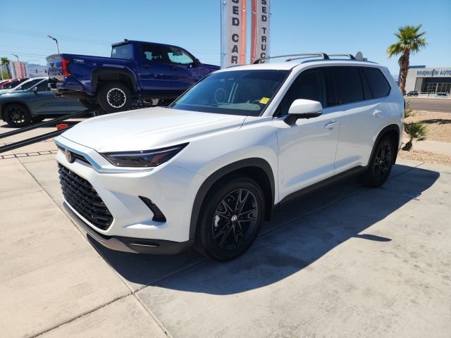 Used 2025 Toyota Grand Highlander FWD image 8