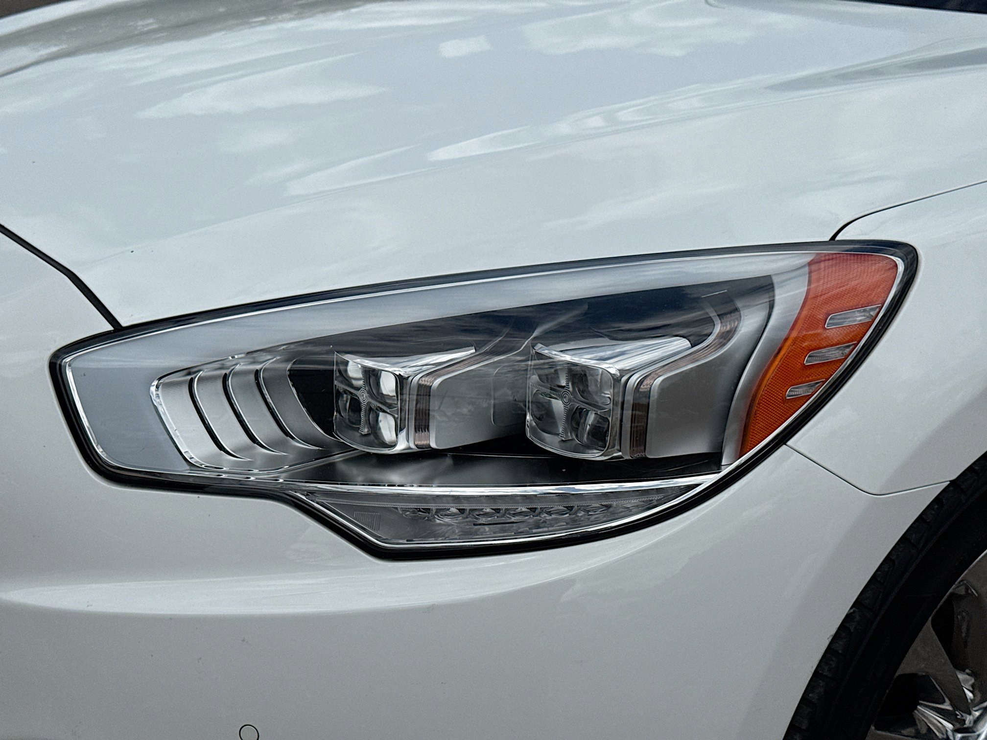 Used 2017 Kia K900 Luxury image 9