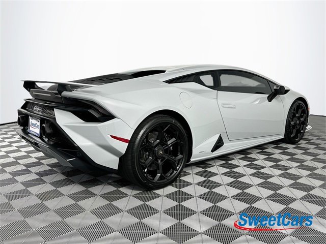 Used 2023 Lamborghini Huracan Tecnica image 7