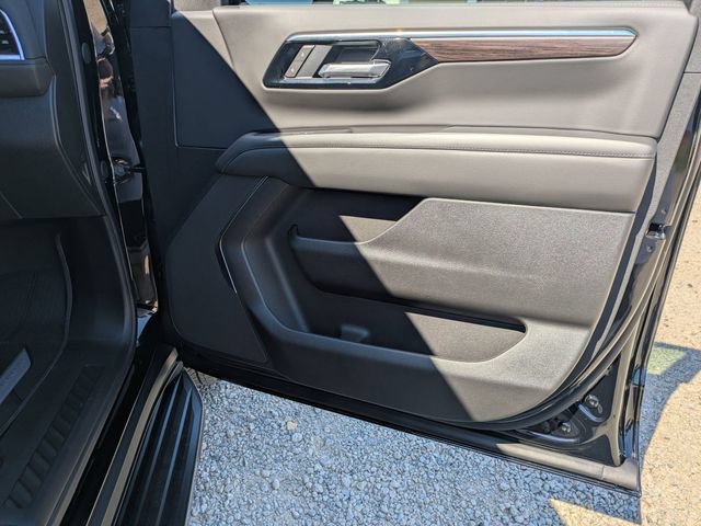 New 2026 Chevrolet Suburban LS w/ LS Custom Edition AWD/4WD image 36