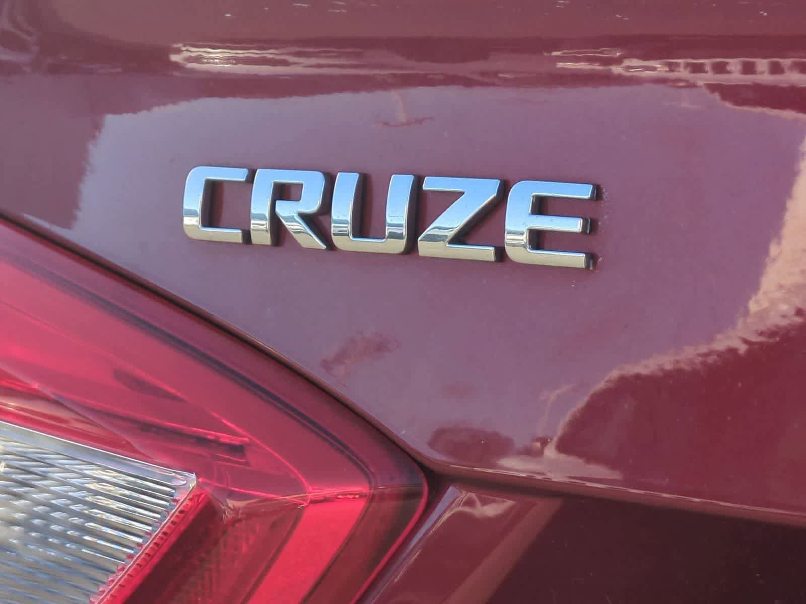 Used 2017 Chevrolet Cruze LT w/ Sun And Sound Package FWD image 12