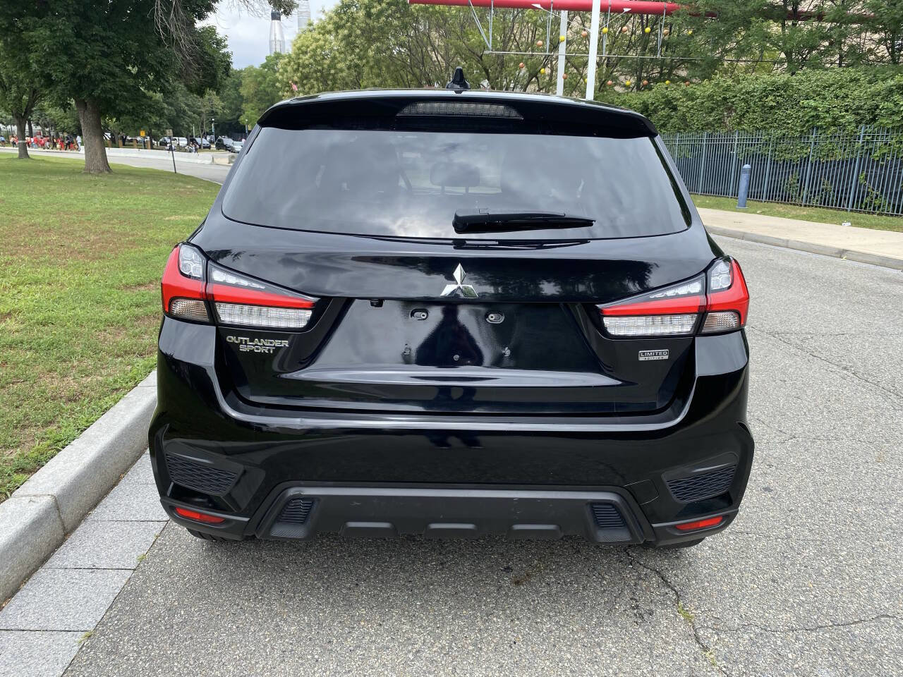 Used 2021 Mitsubishi Outlander Sport LE image 4