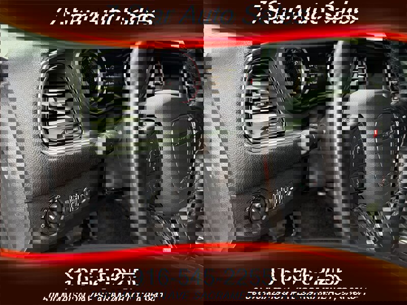 Used 2016 Dodge Challenger SXT w/ Sound Group image 8