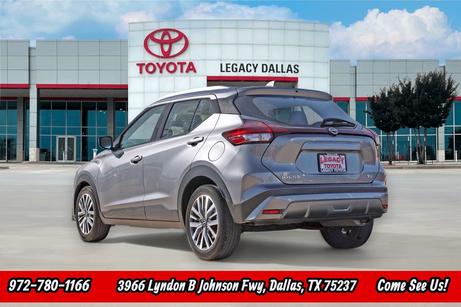 Used 2022 Nissan Kicks SV image 7